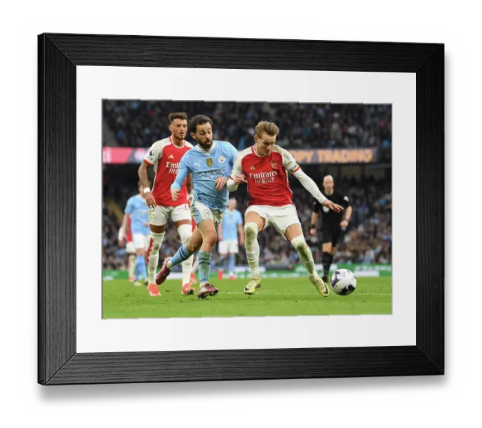 Framed Print : Manchester City v Arsenal FC - Premier League