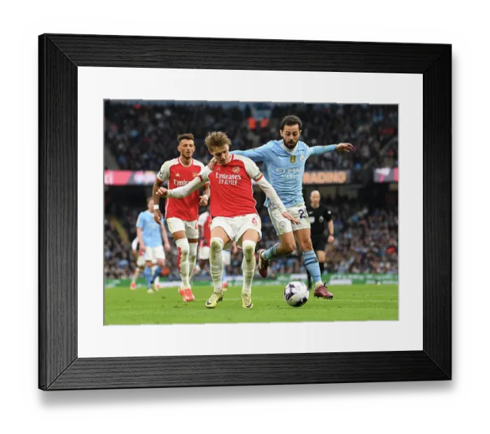 Framed Print : Manchester City v Arsenal FC - Premier League Framed Print : Manchester City v Arsenal FC - Premier League