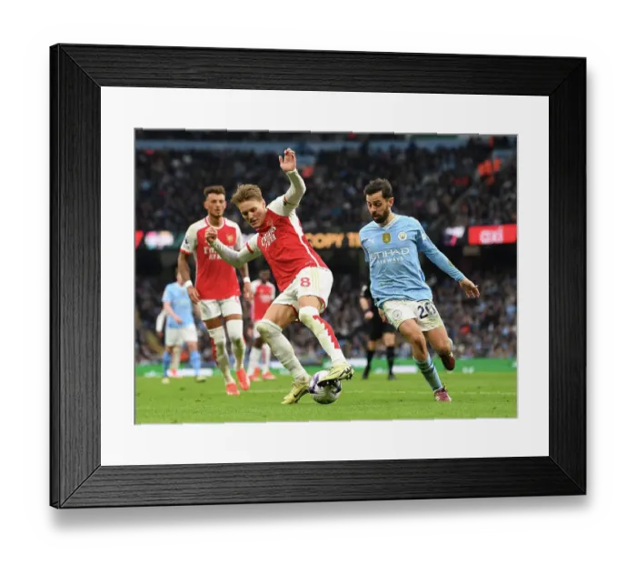 Framed Print : Manchester City v Arsenal FC - Premier League Framed Print : Manchester City v Arsenal FC - Premier League
