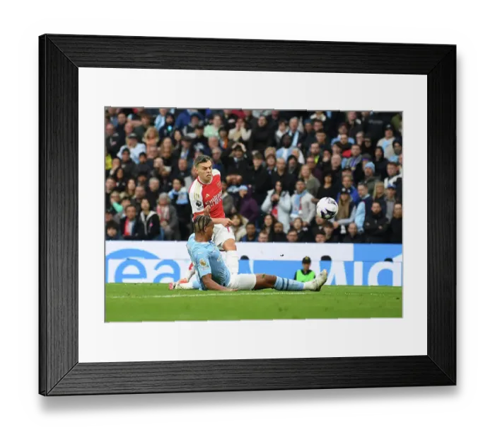 Framed Print : Manchester City v Arsenal FC - Premier League