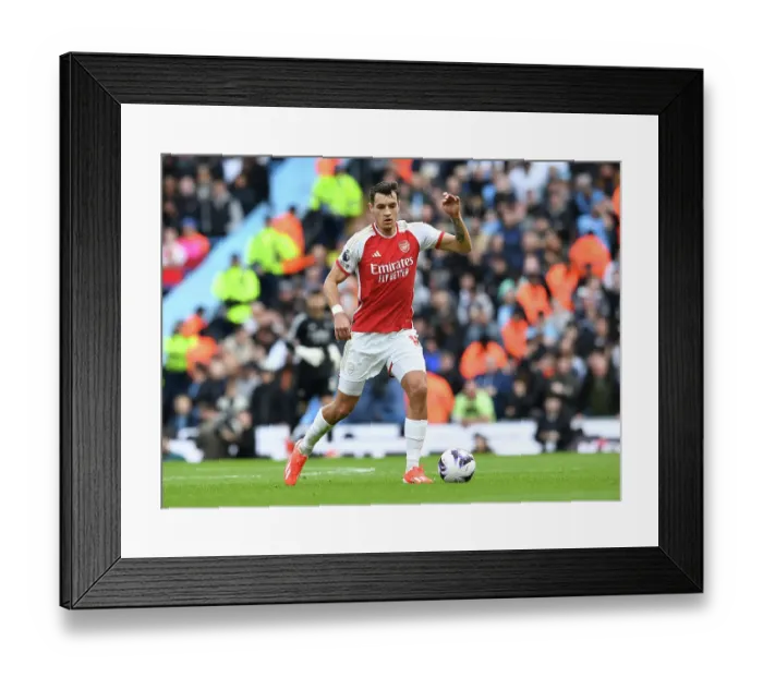 Framed Print : Manchester City v Arsenal FC - Premier League
