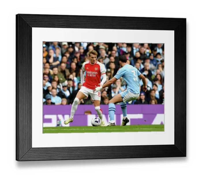 Framed Print : Manchester City v Arsenal FC - Premier League Framed Print : Manchester City v Arsenal FC - Premier League