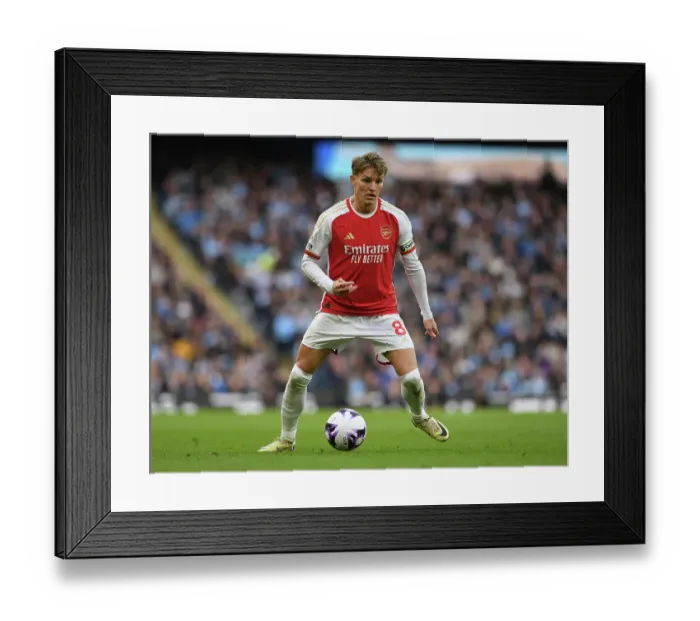 Framed Print : Manchester City v Arsenal FC - Premier League