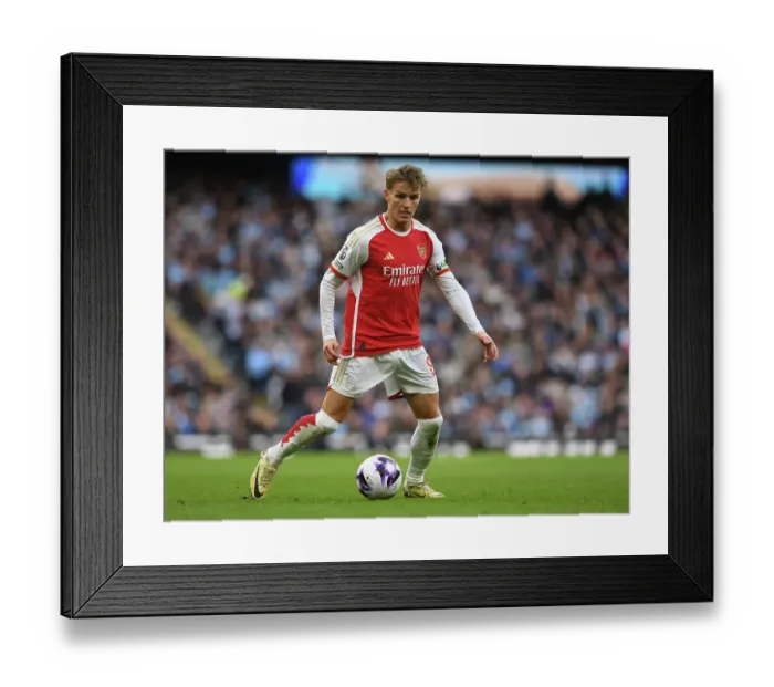 Framed Print : Manchester City v Arsenal FC - Premier League Framed Print : Manchester City v Arsenal FC - Premier League