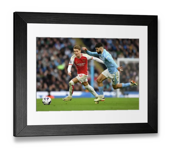 Framed Print : Manchester City v Arsenal FC - Premier League Framed Print : Manchester City v Arsenal FC - Premier League