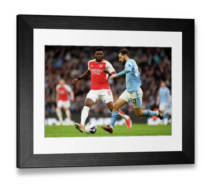 Framed Print : Manchester City v Arsenal FC - Premier League Framed Print : Manchester City v Arsenal FC - Premier League