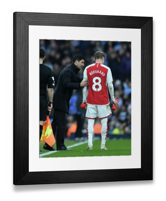Framed Print : Manchester City v Arsenal FC - Premier League Framed Print : Manchester City v Arsenal FC - Premier League