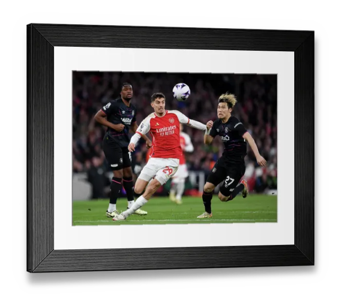 Framed Print : Arsenal FC v Luton Town - Premier League