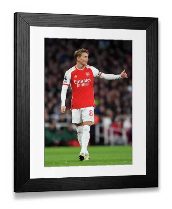 Framed Print : Arsenal FC v Luton Town - Premier League