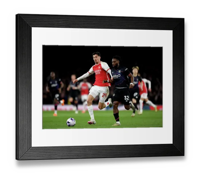 Framed Print : Arsenal FC v Luton Town - Premier League Framed Print : Arsenal FC v Luton Town - Premier League