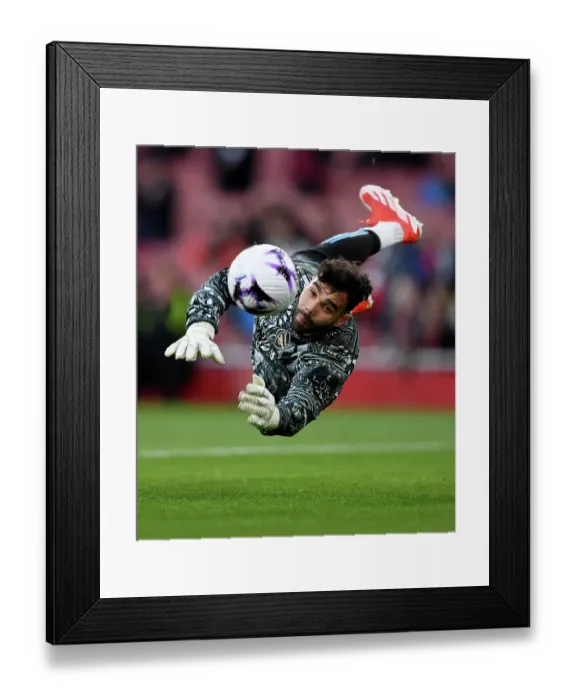 Framed Print : Arsenal FC v Luton Town - Premier League