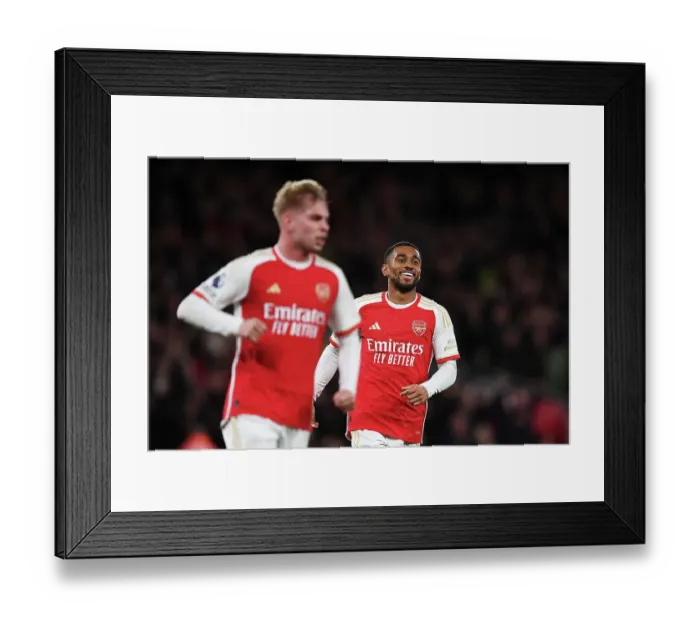 Framed Print : Arsenal FC v Luton Town - Premier League Framed Print : Arsenal FC v Luton Town - Premier League
