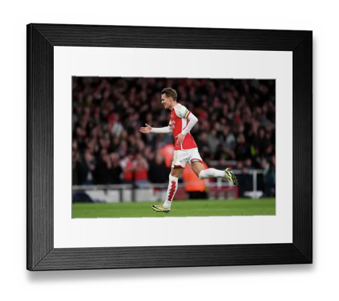 Framed Print : Arsenal FC v Luton Town - Premier League Framed Print : Arsenal FC v Luton Town - Premier League