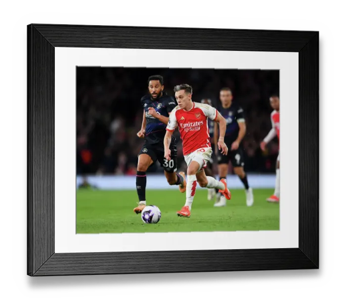Framed Print : Arsenal FC v Luton Town - Premier League