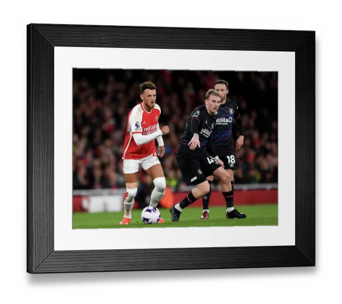 Framed Print : Arsenal FC v Luton Town - Premier League