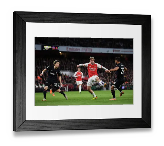 Framed Print : Arsenal FC v Luton Town - Premier League