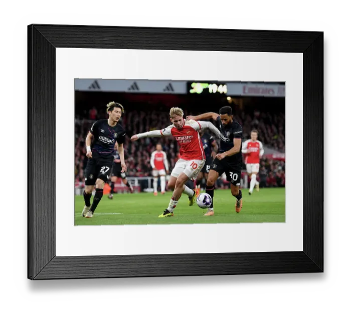 Framed Print : Arsenal FC v Luton Town - Premier League