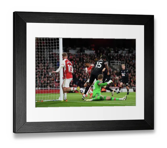 Framed Print : Arsenal FC v Luton Town - Premier League Framed Print : Arsenal FC v Luton Town - Premier League
