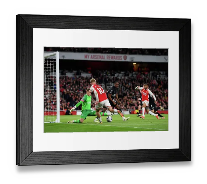 Framed Print : Arsenal FC v Luton Town - Premier League