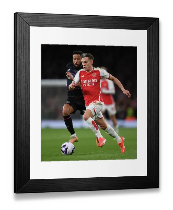 Framed Print : Arsenal FC v Luton Town - Premier League