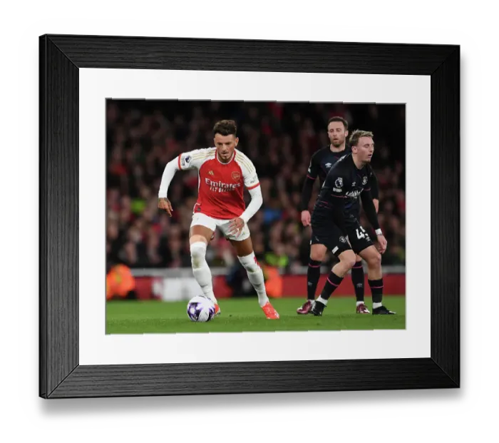 Framed Print : Arsenal FC v Luton Town - Premier League