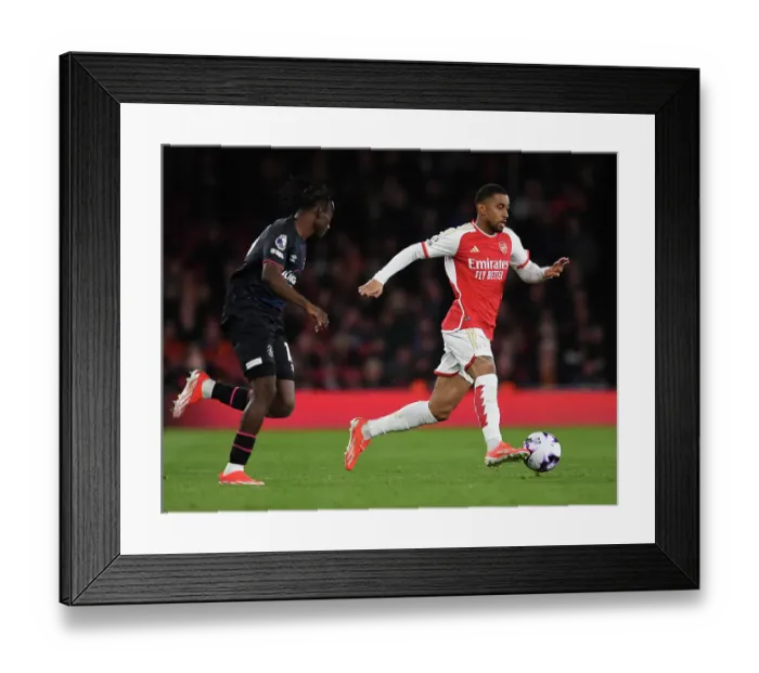 Framed Print : Arsenal FC v Luton Town - Premier League