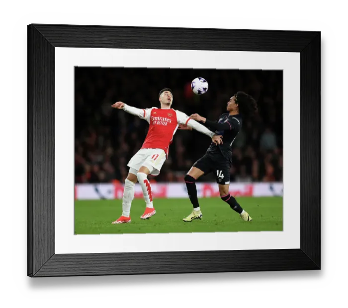 Framed Print : Arsenal FC v Luton Town - Premier League
