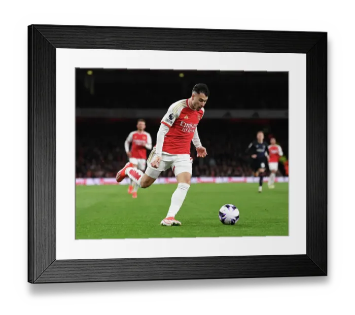 Framed Print : Arsenal FC v Luton Town - Premier League