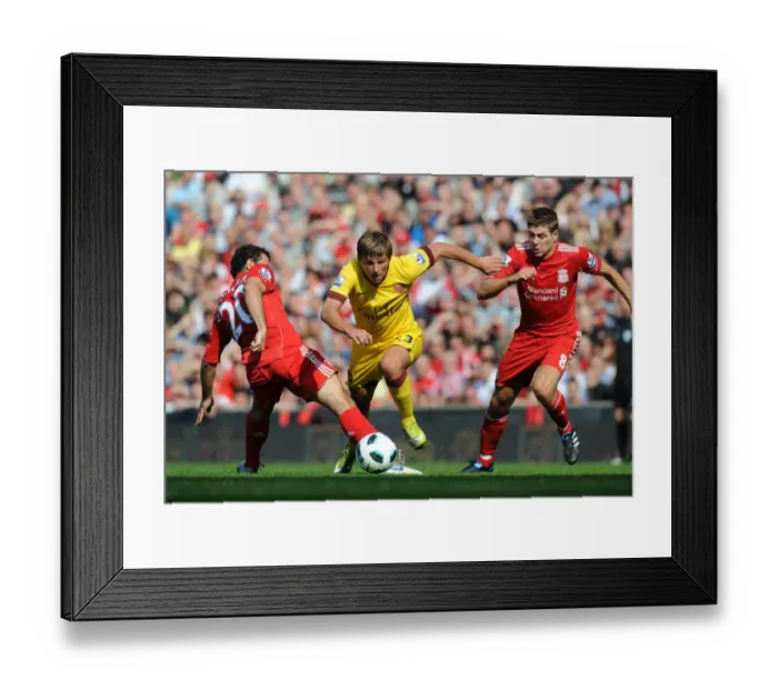 Framed Print : Arshavin vs. Gerrard & Mascherano: The Intense Rivalry - Liverpool vs. Arsenal, 1:1 Framed Print : Arshavin vs. Gerrard & Mascherano: The Intense Rivalry - Liverpool vs. Arsenal, 1:1