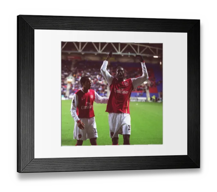 Framed Print : Adebayor and Walcott: Celebrating Arsenal's Win Against Wigan (13 / 12 / 06)