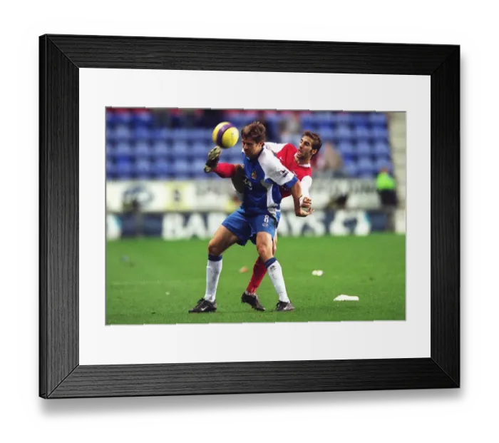 Framed Print : Mathieu Flamini (Arsenal) Kevin Kilbane (Wigan)