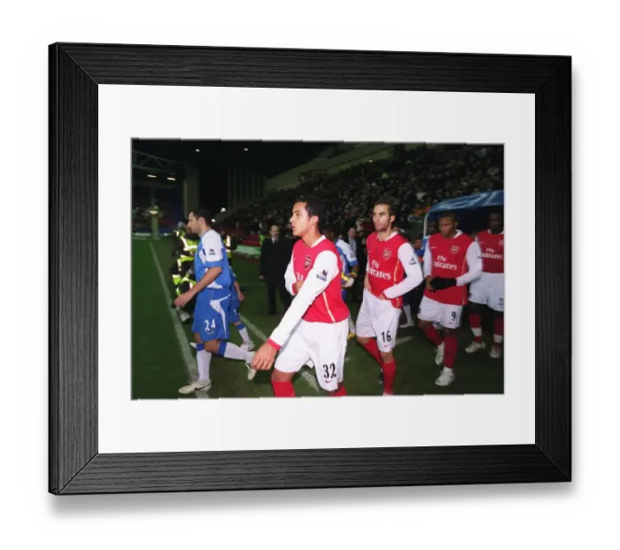 Framed Print : Theo Walcott and mathieu Flamini (Arsenal) before the match