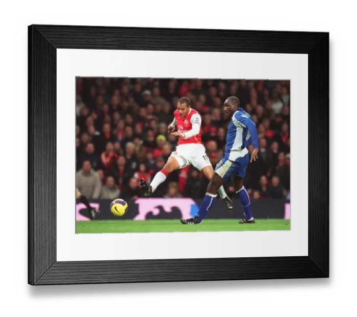 Framed Print : Gilberto (Arsenal) Sol Campbell (Portsmouth) Framed Print : Gilberto (Arsenal) Sol Campbell (Portsmouth)