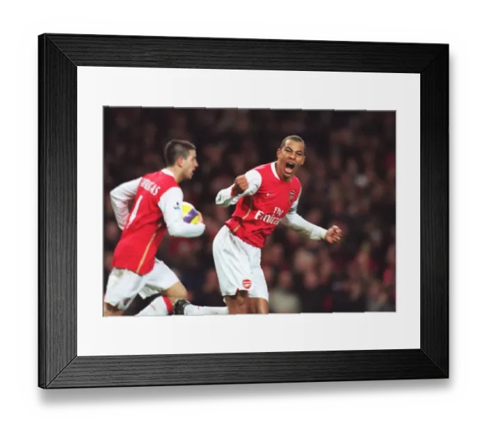 Framed Print : Thrilling Rivalry: Gilberto's Unforgettable Goal - Arsenal 2-2 Portsmouth, FA Premiership, Emirates Stadium (December 16, 2006)