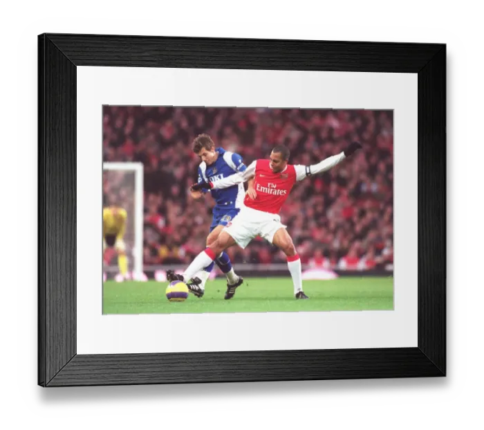 Framed Print : Gilberto (Arsenal) Gary O Neil (Portsmouth)
