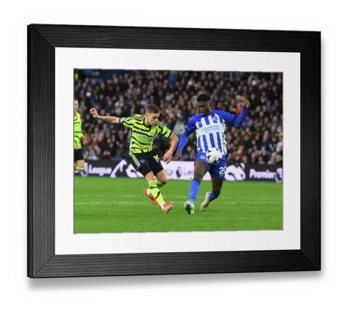 Framed Print : Brighton & Hove Albion v Arsenal FC - Premier League
