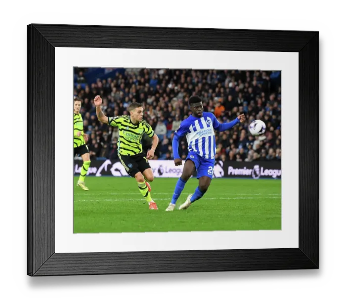 Framed Print : Brighton & Hove Albion v Arsenal FC - Premier League