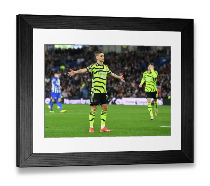 Framed Print : Brighton & Hove Albion v Arsenal FC - Premier League Framed Print : Brighton & Hove Albion v Arsenal FC - Premier League