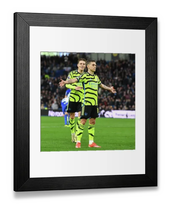Framed Print : Brighton & Hove Albion v Arsenal FC - Premier League