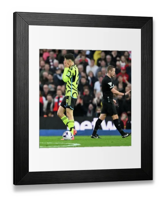 Framed Print : Brighton & Hove Albion v Arsenal FC - Premier League