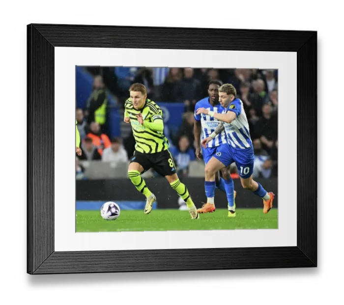 Framed Print : Brighton & Hove Albion v Arsenal FC - Premier League Framed Print : Brighton & Hove Albion v Arsenal FC - Premier League