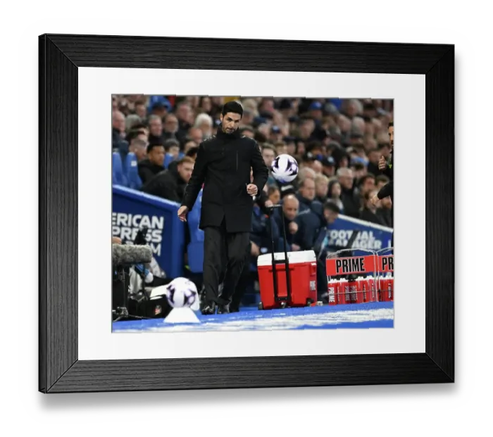 Framed Print : Brighton & Hove Albion v Arsenal FC - Premier League