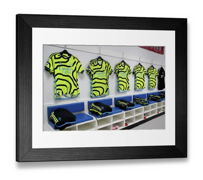 Framed Print : Brighton & Hove Albion v Arsenal FC - Premier League