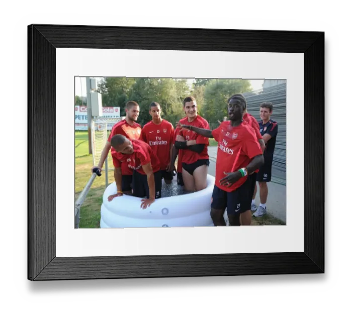 Framed Print : Emmanuel Eboue, Kieran Gibbs, Henri Lansbury, Craig Eastmond and Vito Mannone (Arsenal)