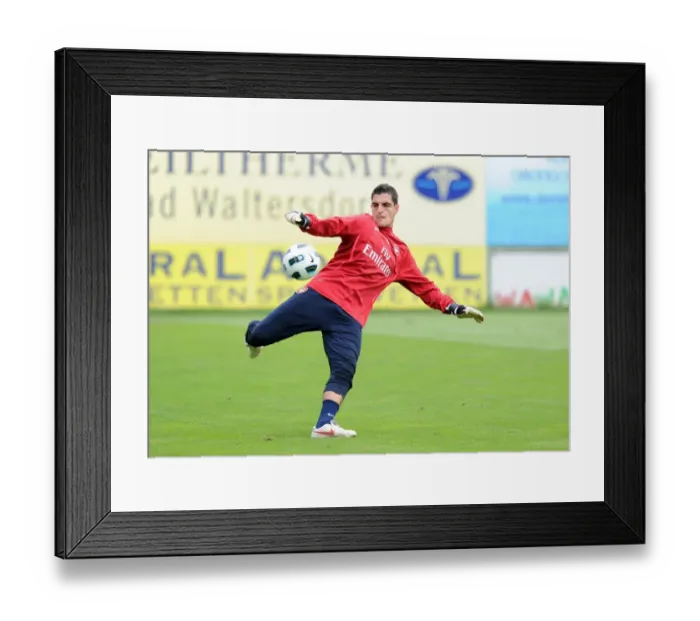 Framed Print : Arsenal's Vito Mannone at 2010 Pre-Season Training Camp, Austria Framed Print : Arsenal's Vito Mannone at 2010 Pre-Season Training Camp, Austria