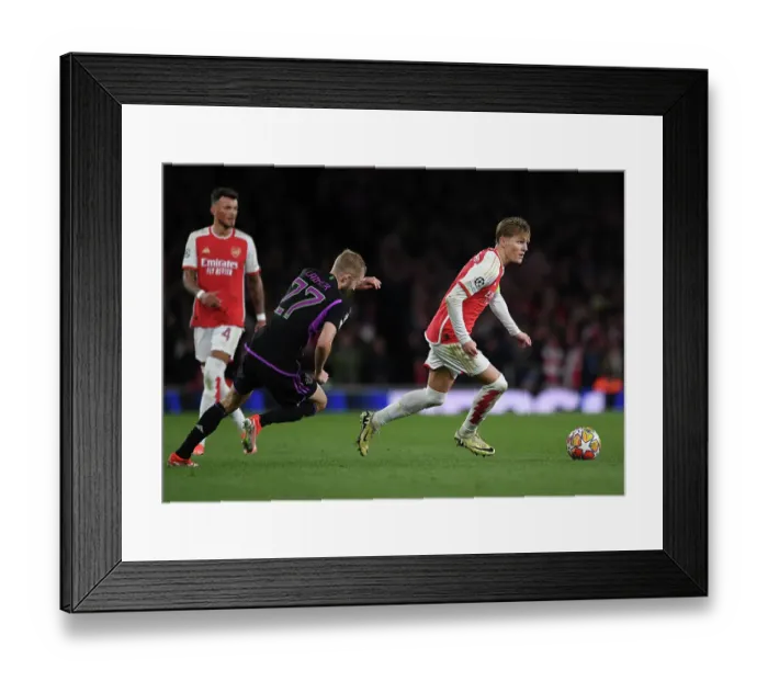 Framed Print : Arsenal FC v FC Bayern München: Quarter-final First Leg - UEFA Champions League 2023 / 24 Arsenal FC v FC Bayern Munchen: Quarter-final First Leg - UEFA Champions League 2023 / 24