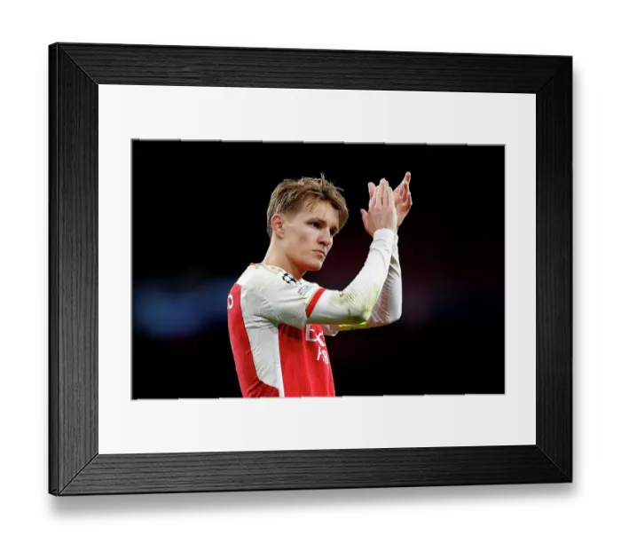 Framed Print : Arsenal FC v FC Bayern München: Quarter-final First Leg - UEFA Champions League 2023 / 24 Arsenal FC v FC Bayern Munchen: Quarter-final First Leg - UEFA Champions League 2023 / 24