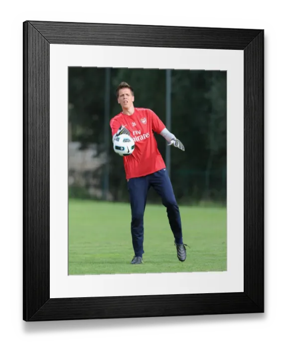 Framed Print : Arsenal's Wojciech Szczesny at 2010 Pre-Season Training, Austria Framed Print : Arsenal's Wojciech Szczesny at 2010 Pre-Season Training, Austria