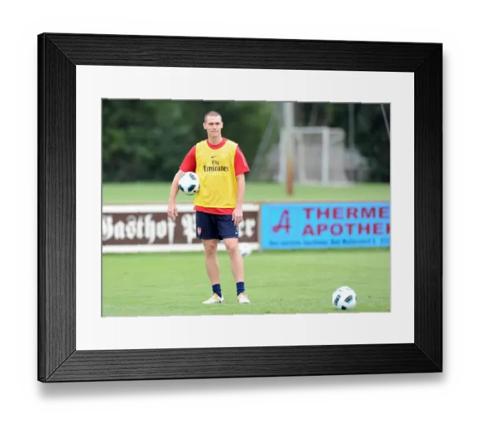 Framed Print : Arsenal's Thomas Vermaelen at Training Camp, Austria, 2010 Framed Print : Arsenal's Thomas Vermaelen at Training Camp, Austria, 2010
