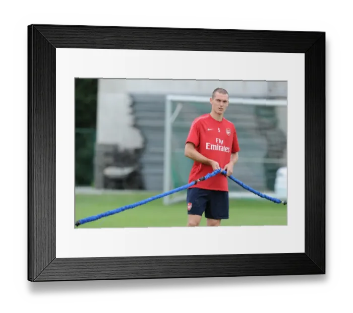 Framed Print : Arsenal's Thomas Vermaelen at 2010 Pre-Season Training, Austria Framed Print : Arsenal's Thomas Vermaelen at 2010 Pre-Season Training, Austria